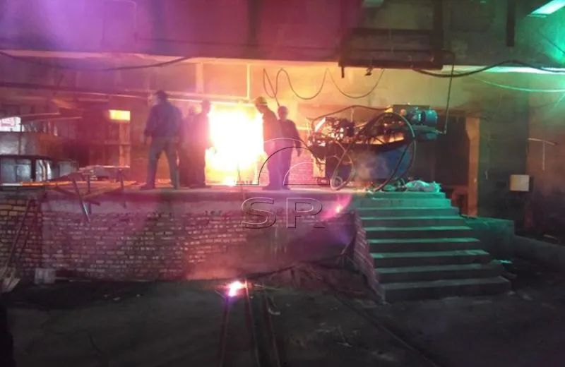 Introduction du four à ferrochrome à haute teneur en carbone